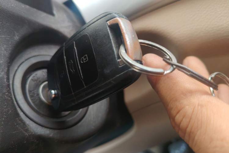 Used Baojun 730 2019 1.5L Manual Value Edition 7 Seats China VI Emission Standard Vehicle Key