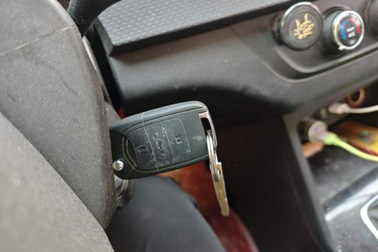 Used Baojun 730 2019 1.5T Manual Fashion Model 7-seater National V Vehicle Key