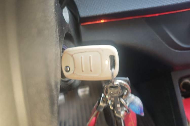 Used Baojun 730 2019 1.5L Manual Fashion Model 7-seater National V Vehicle Key