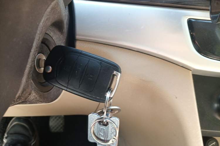 Used Baojun 730 2019 1.5L Manual Value Edition 7 Seats China VI Emission Standard Vehicle Key