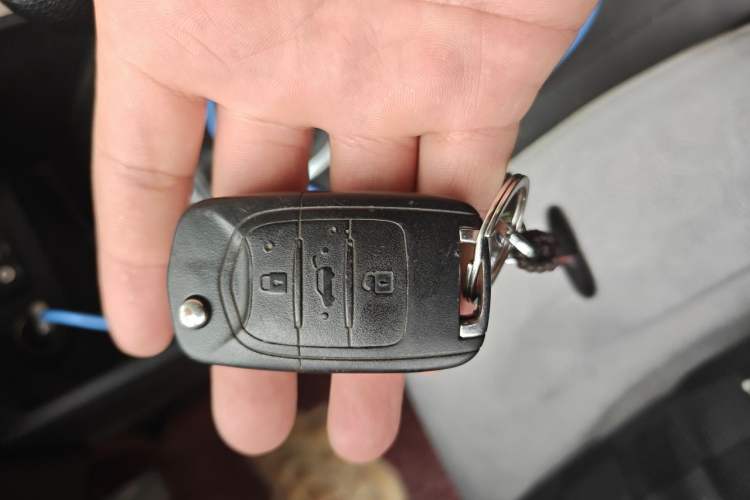 Used Baojun 730 2019 1.5L Manual Fashion Model 7-seater National V Vehicle Key