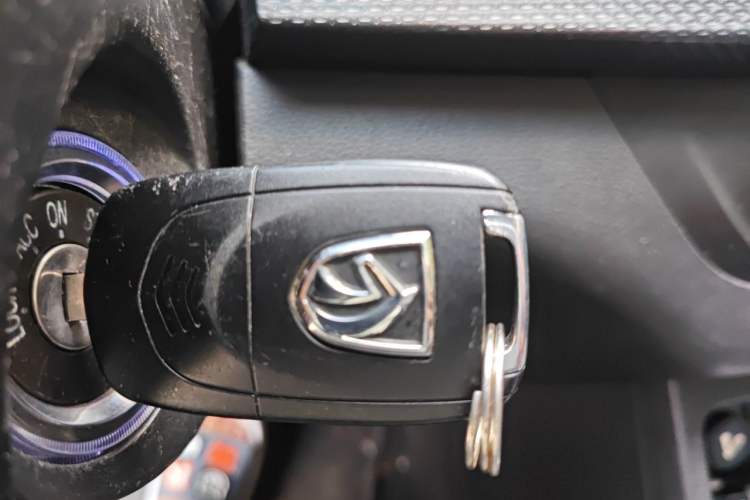 Used Baojun 730 2019 1.5L Manual Fashion Model 7-seater National V Vehicle Key
