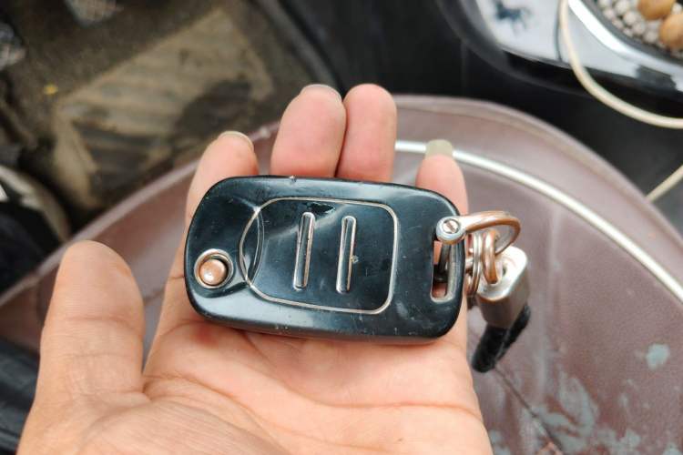 Used Baojun 730 2019 1.5L Manual Fashion Model 7-seater National V Vehicle Key