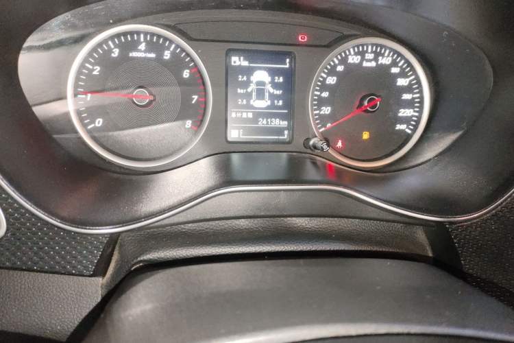 Used Baojun 730 2021 1.5L Manual Fashion Version 7 Seats Odometer Close Up