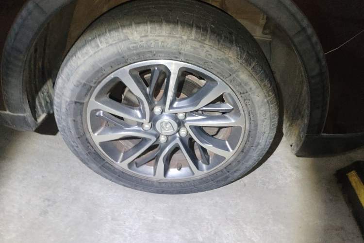Used Baojun 730 2021 1.5L Manual Fashion Version 7 Seats Right Front Wheel Hub
