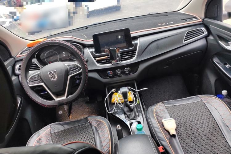 Used Baojun 730 2021 1.5T CVT Fashion Version 7 Seats Center Console