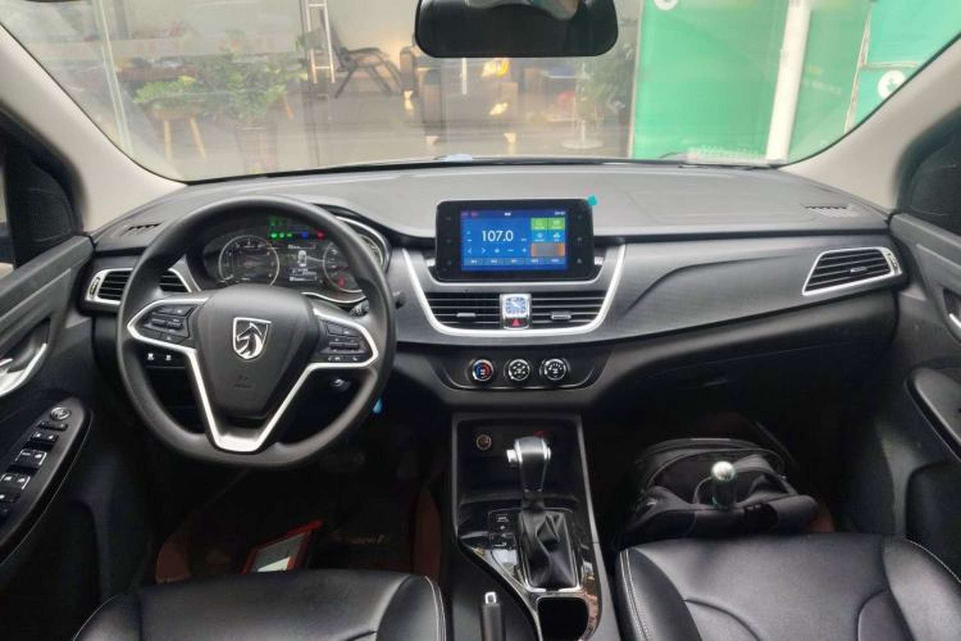 Used Baojun 730 2021 1.5T CVT Fashion Version 7 Seats Center Console