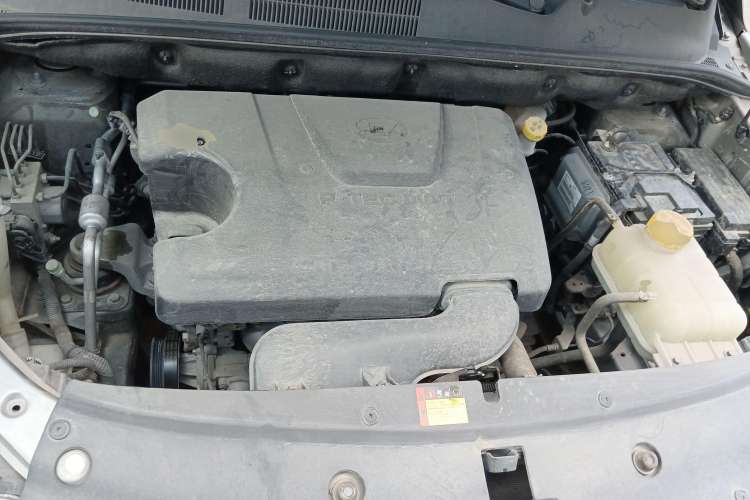 Used Baojun 730 2021 1.5L Manual Fashion Version 7 Seats Engine Bay