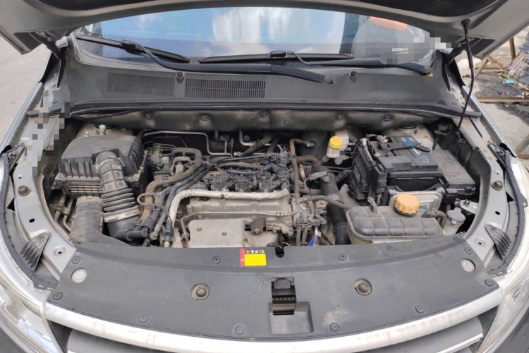 Used Baojun 730 2021 1.5T CVT Fashion Version 7 Seats Engine Bay