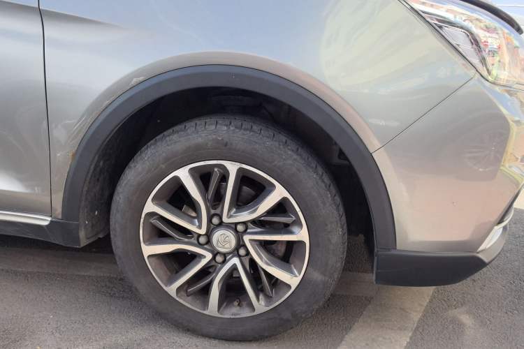 Used Baojun 730 2021 1.5L Manual Fashion Version 7 Seats Right Front Wheel Hub