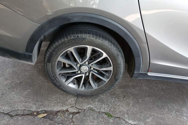 Used Baojun 730 2021 1.5L Manual Fashion Version 7 Seats Right Rear Wheel Hub