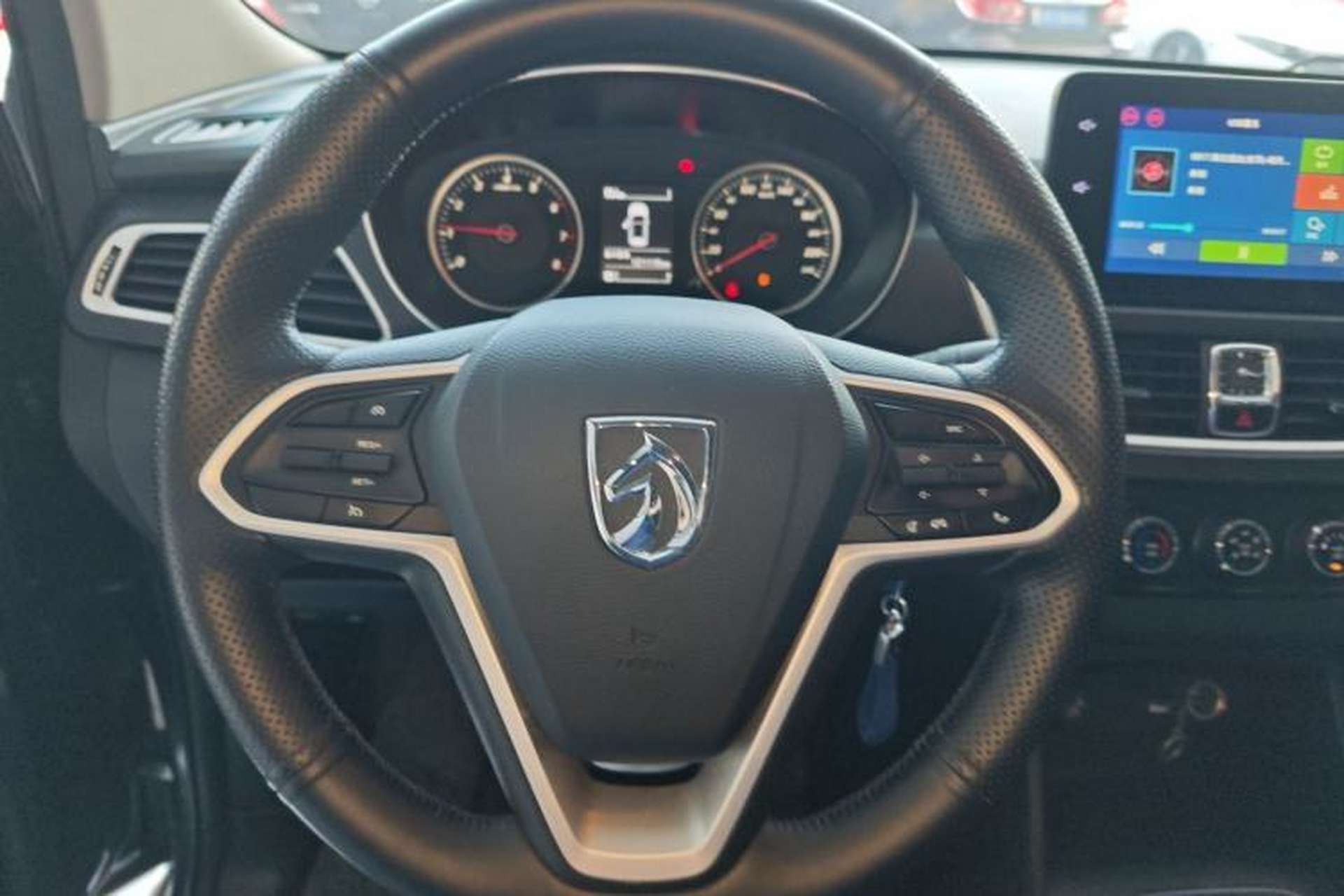 Used Baojun 730 2021 1.5T Manual Fashion Version 7 Seats Steering Wheel