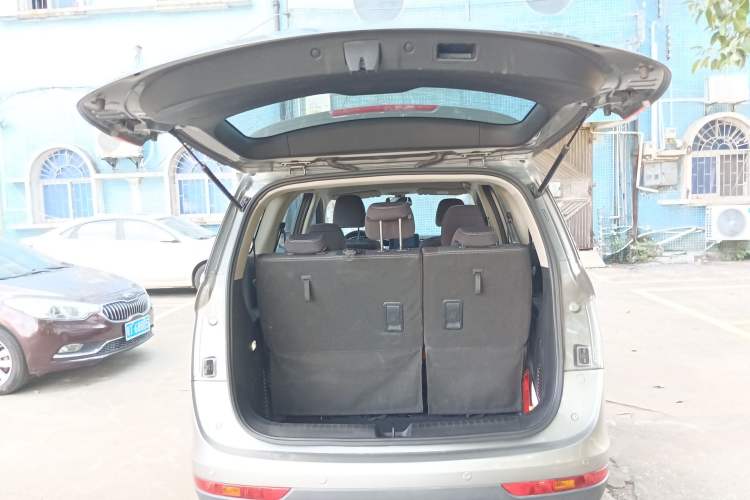 Used Baojun 730 2021 1.5L Manual Fashion Version 7 Seats Trunk