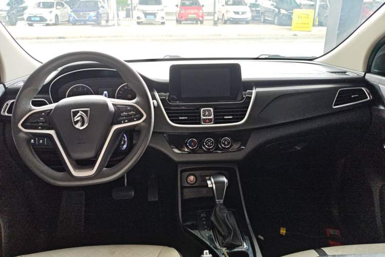 Used Baojun 730 2021 1.5T CVT Fashion Version 7 Seats Center Console