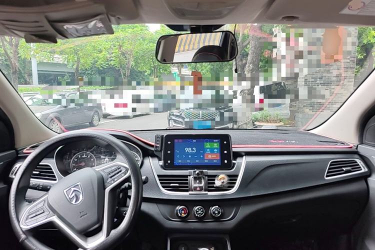Used Baojun 730 2021 1.5L Manual Fashion Version 7 Seats Center Console