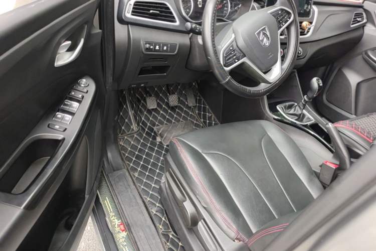 Used Baojun 730 2021 1.5L Manual Fashion Version 7 Seats Driver Seat