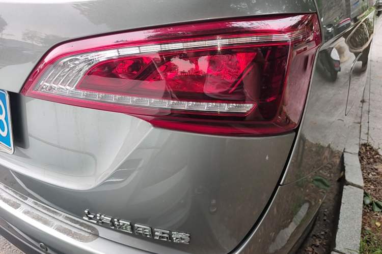 Used Baojun 730 2021 1.5L Manual Fashion Version 7 Seats Exterior 3