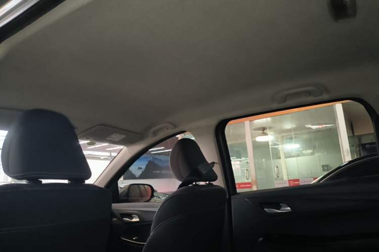 Used Baojun 730 2021 1.5L Manual Fashion Version 7 Seats Headliner