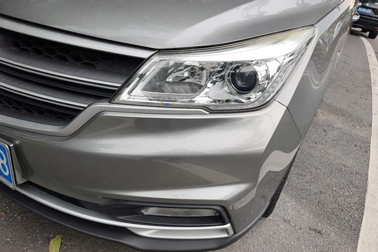 Used Baojun 730 2021 1.5L Manual Fashion Version 7 Seats Left Front Headlight