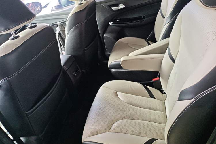 Used Baojun 730 2021 1.5T CVT Fashion Version 7 Seats Left Rear Seat