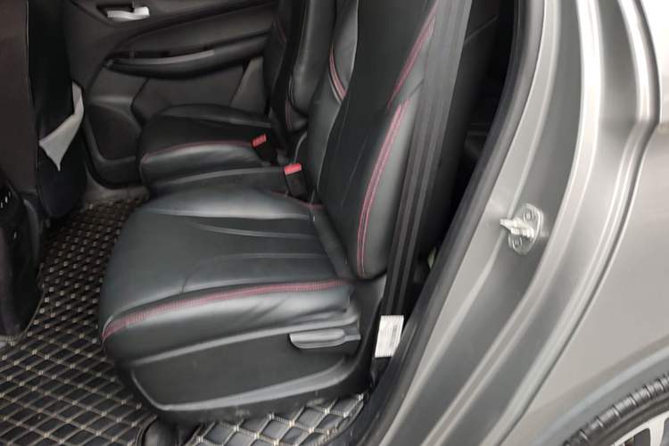 Used Baojun 730 2021 1.5L Manual Fashion Version 7 Seats Left Rear Seat