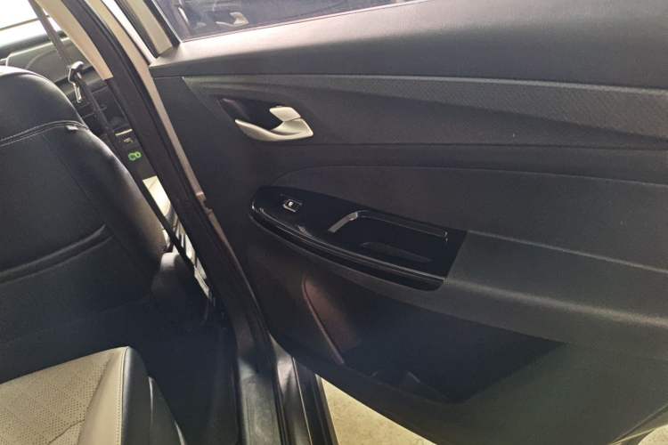 Used Baojun 730 2021 1.5T CVT Fashion Version 7 Seats Right Rear Door Interior