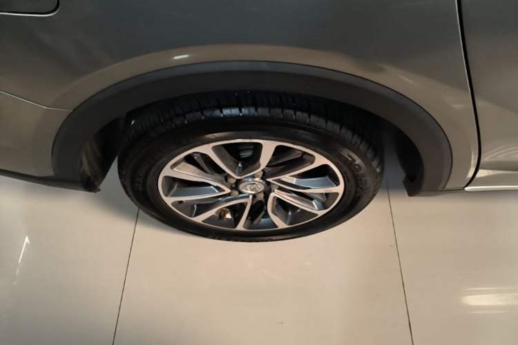 Used Baojun 730 2021 1.5L Manual Fashion Version 7 Seats Right Rear Wheel Hub