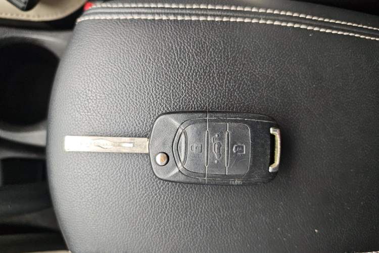 Used Baojun 730 2021 1.5T CVT Fashion Version 7 Seats Vehicle Key