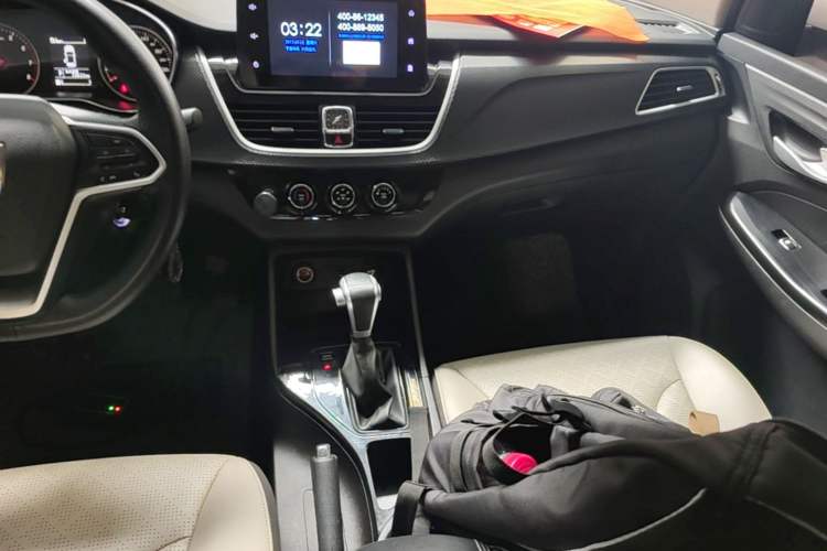 Used Baojun 730 2021 1.5T CVT Fashion Version 7 Seats Audio And AC Panel