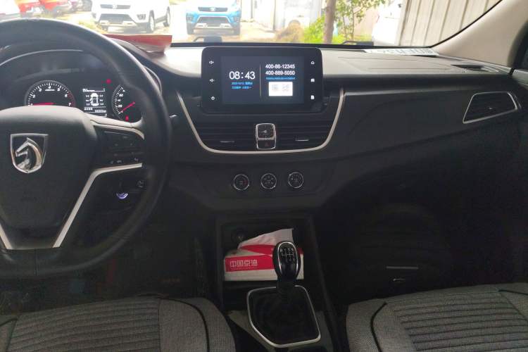 Used Baojun 730 2021 1.5L Manual Fashion Version 7 Seats Audio And AC Panel