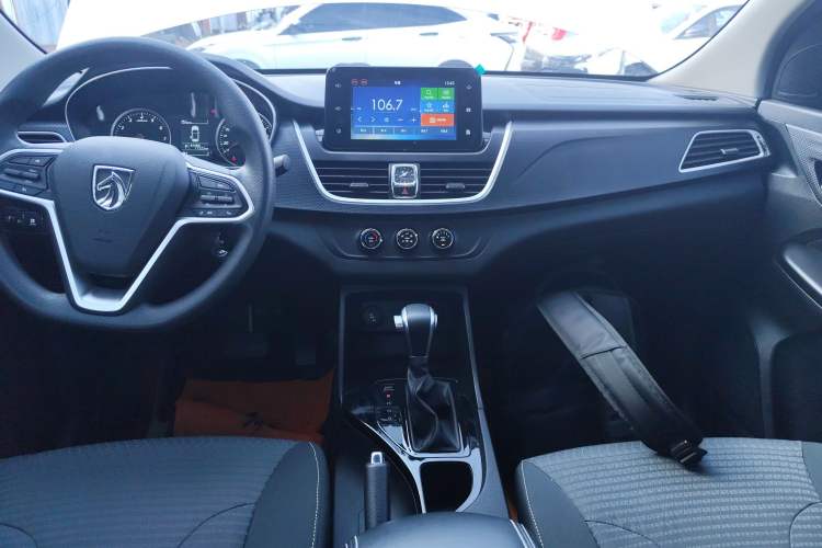 Used Baojun 730 2021 1.5T CVT Fashion Version 7 Seats Audio And AC Panel