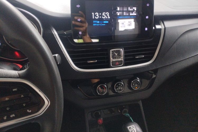 Used Baojun 730 2021 1.5T CVT Fashion Version 7 Seats Audio And AC Panel