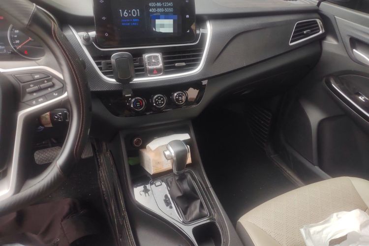 Used Baojun 730 2021 1.5T CVT Fashion Version 7 Seats Audio And AC Panel