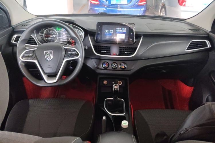 Used Baojun 730 2021 1.5L Manual Fashion Version 7 Seats Center Console