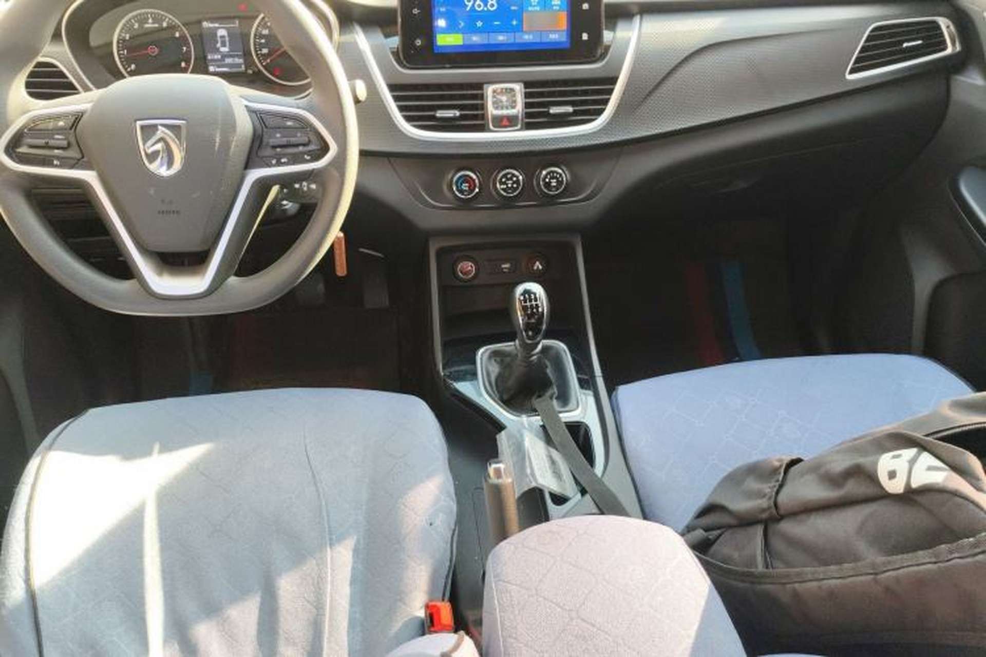 Used Baojun 730 2021 1.5T Manual Fashion Version 7 Seats Center Console