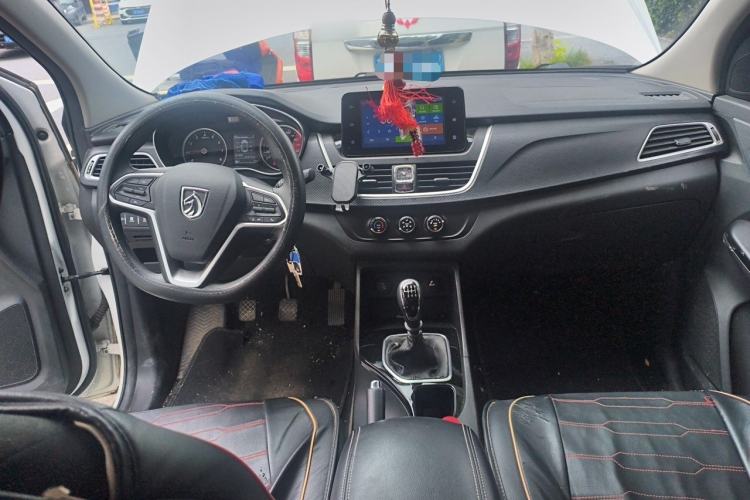 Used Baojun 730 2021 1.5L Manual Fashion Version 7 Seats Center Console