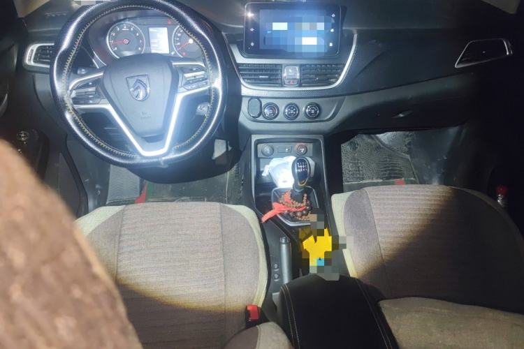 Used Baojun 730 2021 1.5L Manual Fashion Version 7 Seats Center Console