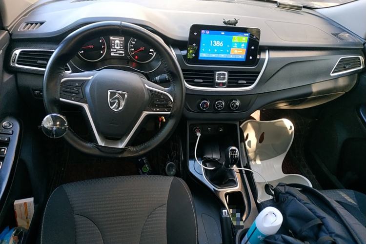 Used Baojun 730 2021 1.5L Manual Fashion Version 7 Seats Center Console