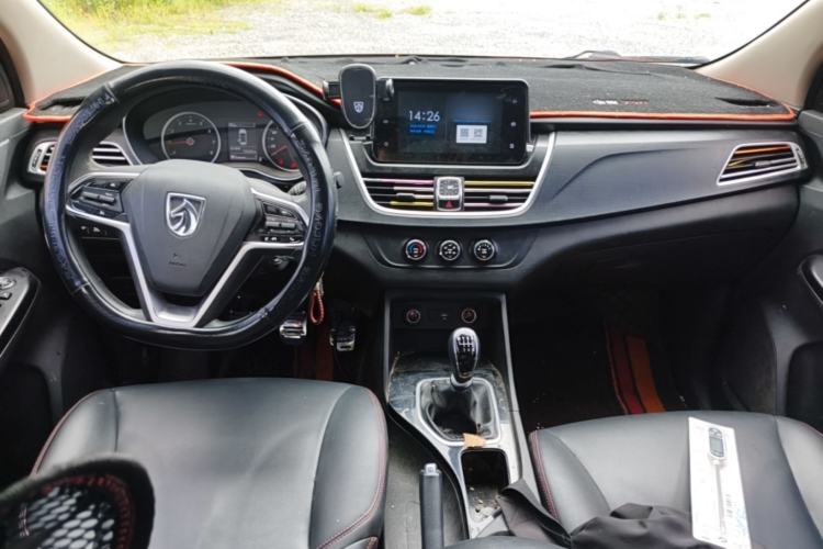 Used Baojun 730 2021 1.5T Manual Fashion Version 7 Seats Center Console