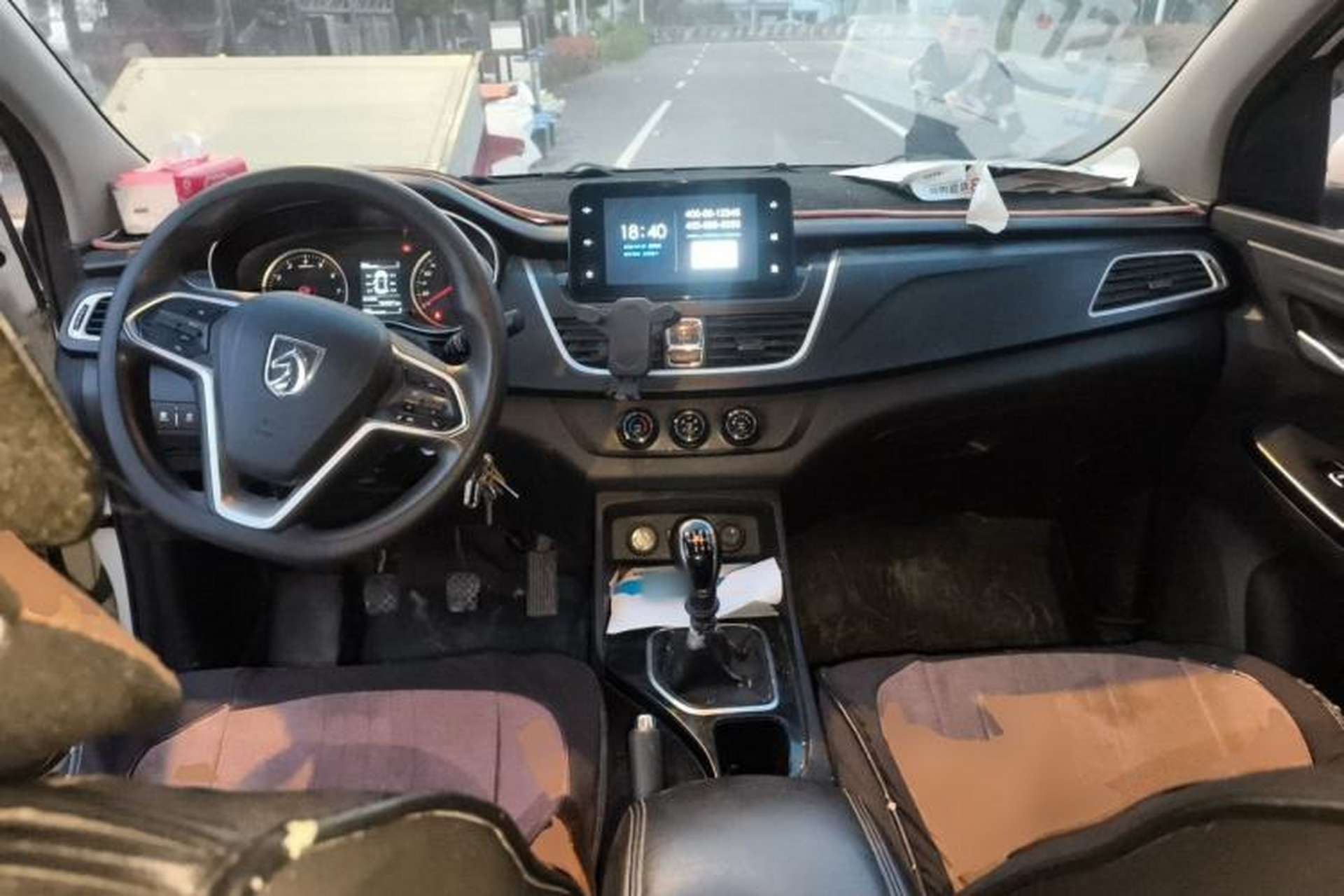 Used Baojun 730 2021 1.5L Manual Fashion Version 7 Seats Center Console