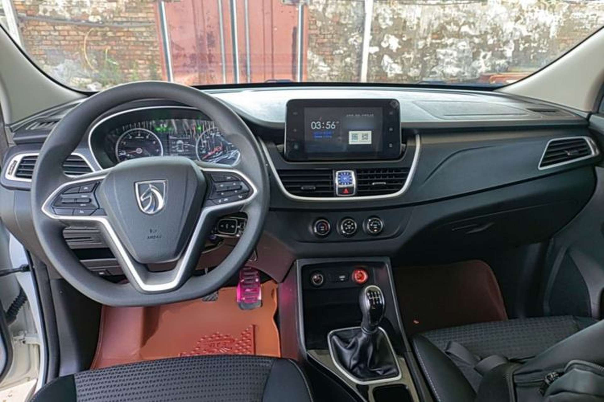 Used Baojun 730 2021 1.5L Manual Fashion Version 7 Seats Center Console