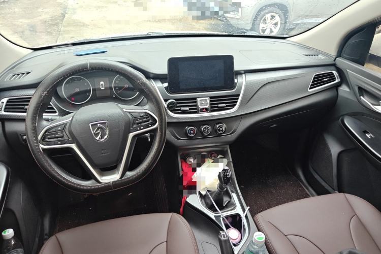 Used Baojun 730 2021 1.5T Manual Fashion Version 7 Seats Center Console