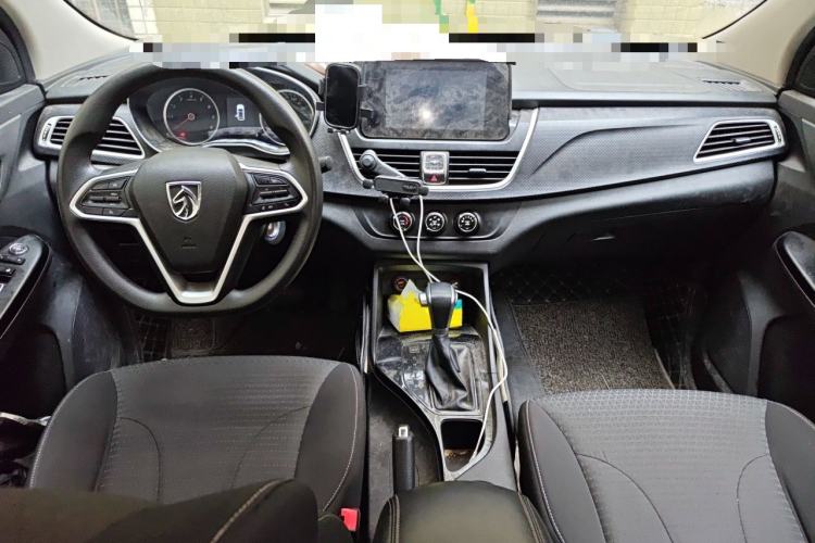 Used Baojun 730 2021 1.5T CVT Fashion Version 7 Seats Center Console