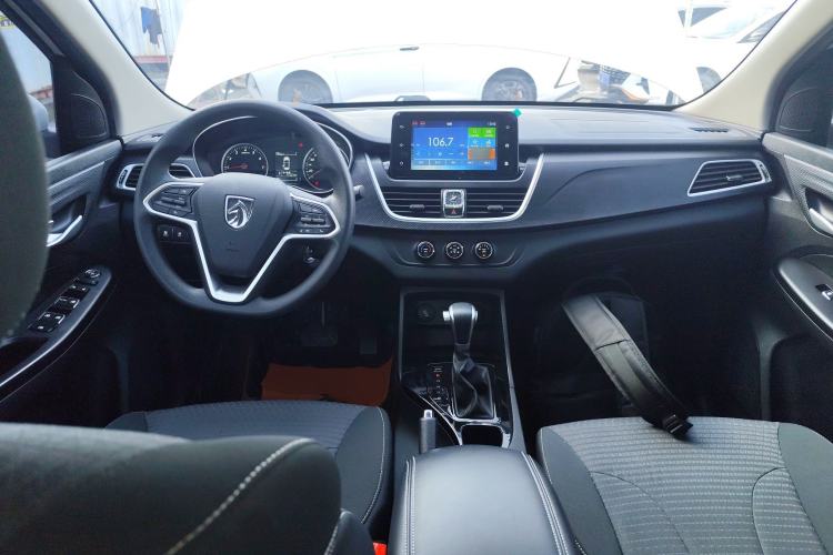 Used Baojun 730 2021 1.5T CVT Fashion Version 7 Seats Center Console
