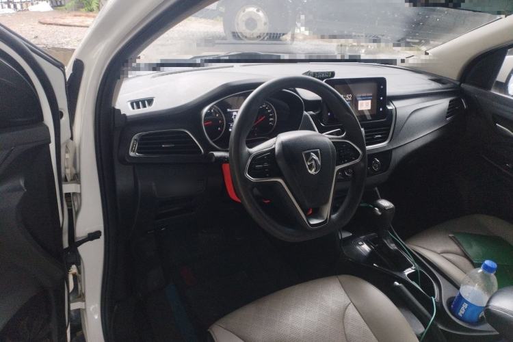 Used Baojun 730 2021 1.5T CVT Fashion Version 7 Seats Center Console