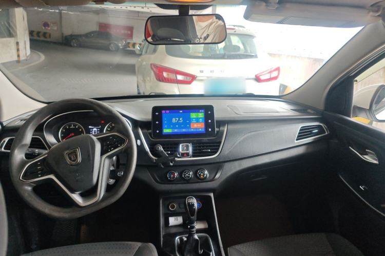 Used Baojun 730 2021 1.5L Manual Fashion Version 7 Seats Center Console