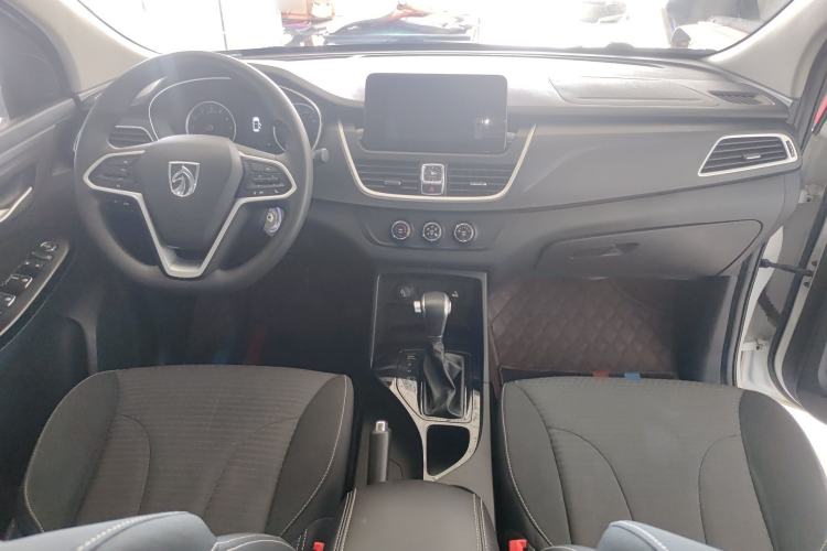 Used Baojun 730 2021 1.5T CVT Fashion Version 7 Seats Center Console