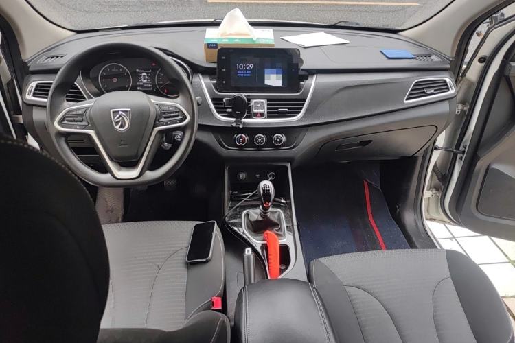 Used Baojun 730 2021 1.5L Manual Fashion Version 7 Seats Center Console