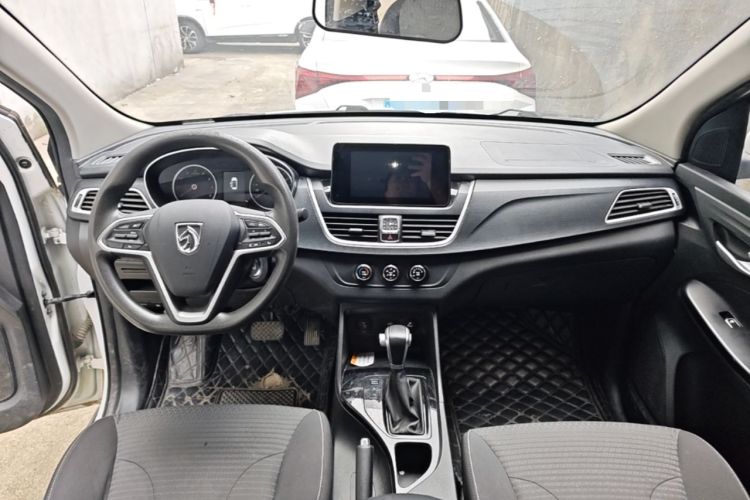 Used Baojun 730 2021 1.5T CVT Fashion Version 7 Seats Center Console