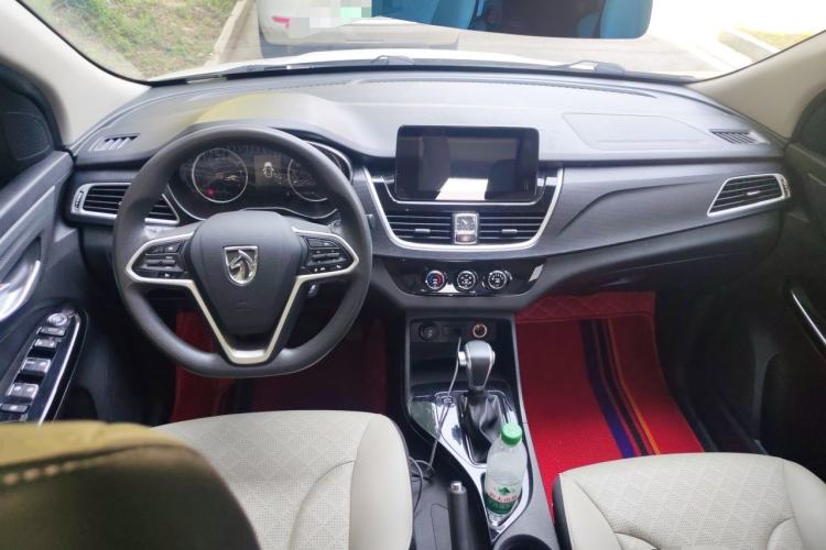 Used Baojun 730 2021 1.5T CVT Fashion Version 7 Seats Center Console